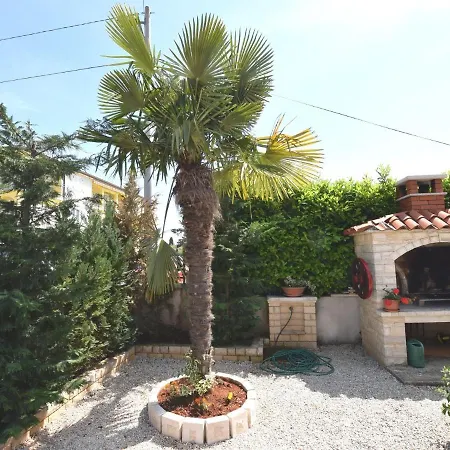 Nyaraló Charming With Pool In Zbandaj