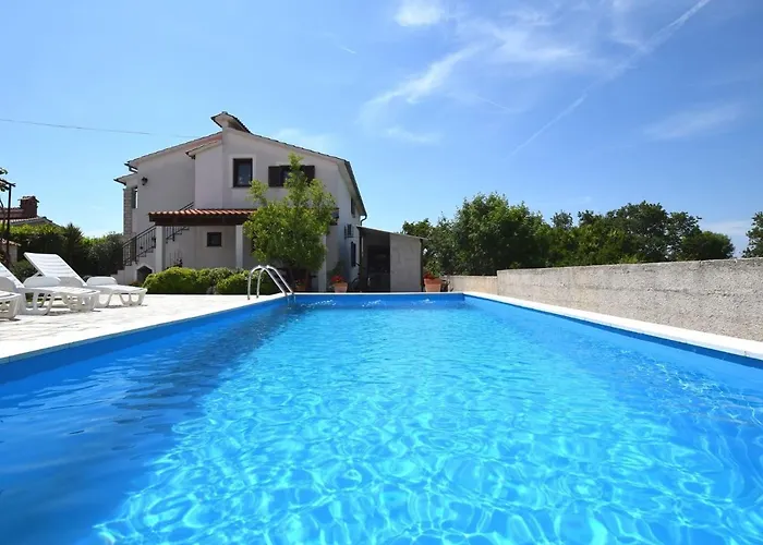 Charming With Pool In Zbandaj Tatil Evi Poreč
