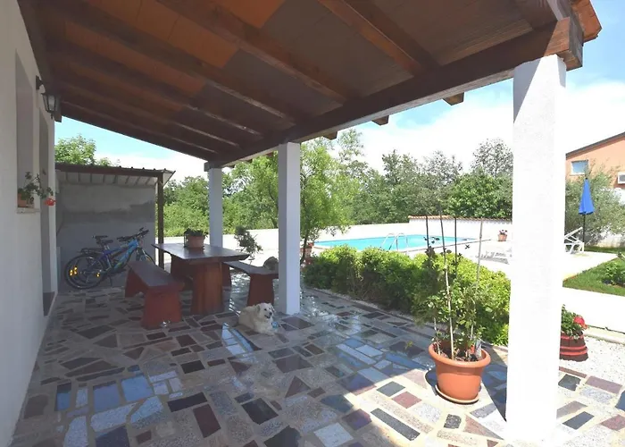Charming With Pool In Zbandaj Poreč