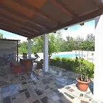 Charming With Pool In Zbandaj Пореч