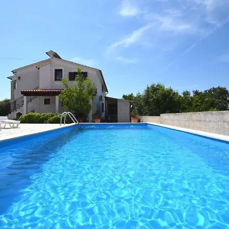 Charming With Pool In Zbandaj Будинок відпочинку Пореч