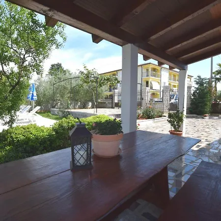 Charming With Pool In Zbandaj 펜션 포레치