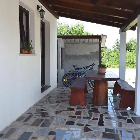 펜션 Charming With Pool In Zbandaj 포레치