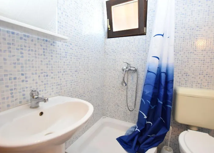 Charming With Pool In Zbandaj Porec