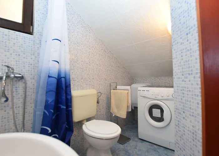 Charming With Pool In Zbandaj Ferienhaus